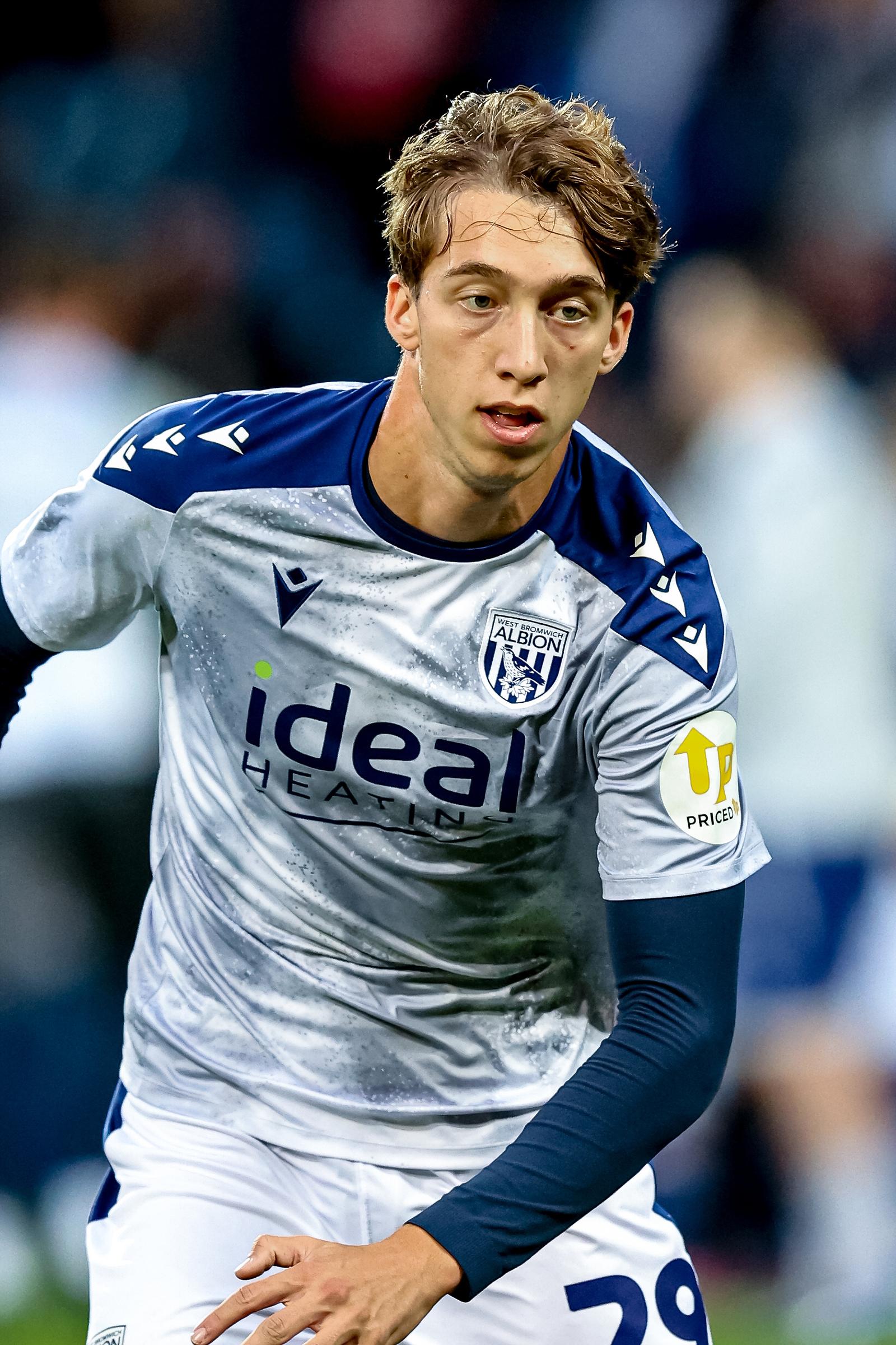 West Bromwich Albion midfielder Harry Whitwell (29) warming up before the EFL Sky Bet Championship match between West Bromwich Albion and Charlton Athletic at The Hawthorns, West Bromwich, UK on 2 September 2026.